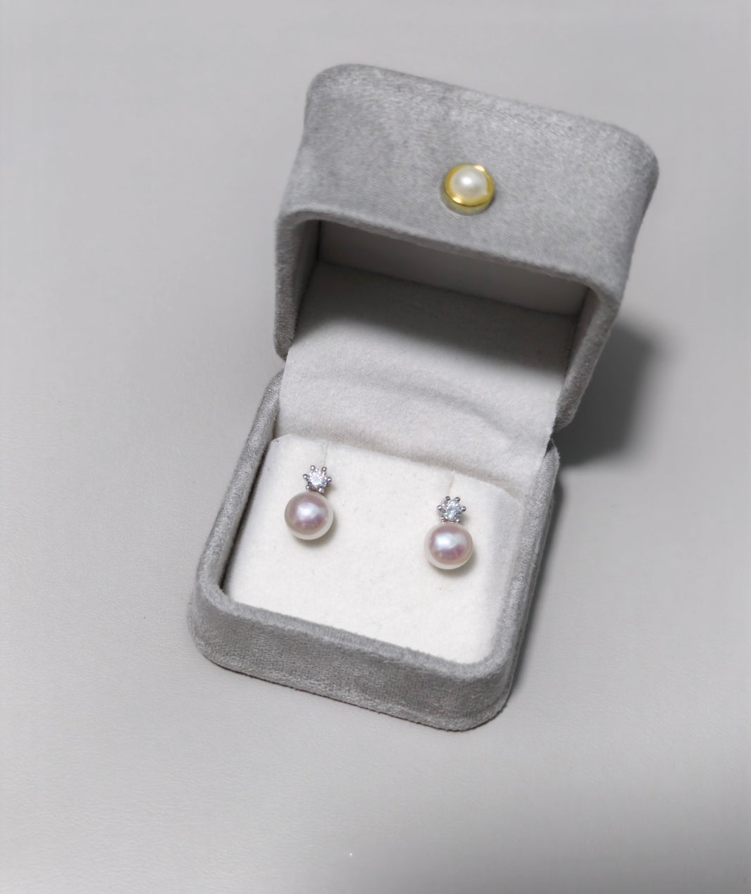 Fleur Pearls Earrings