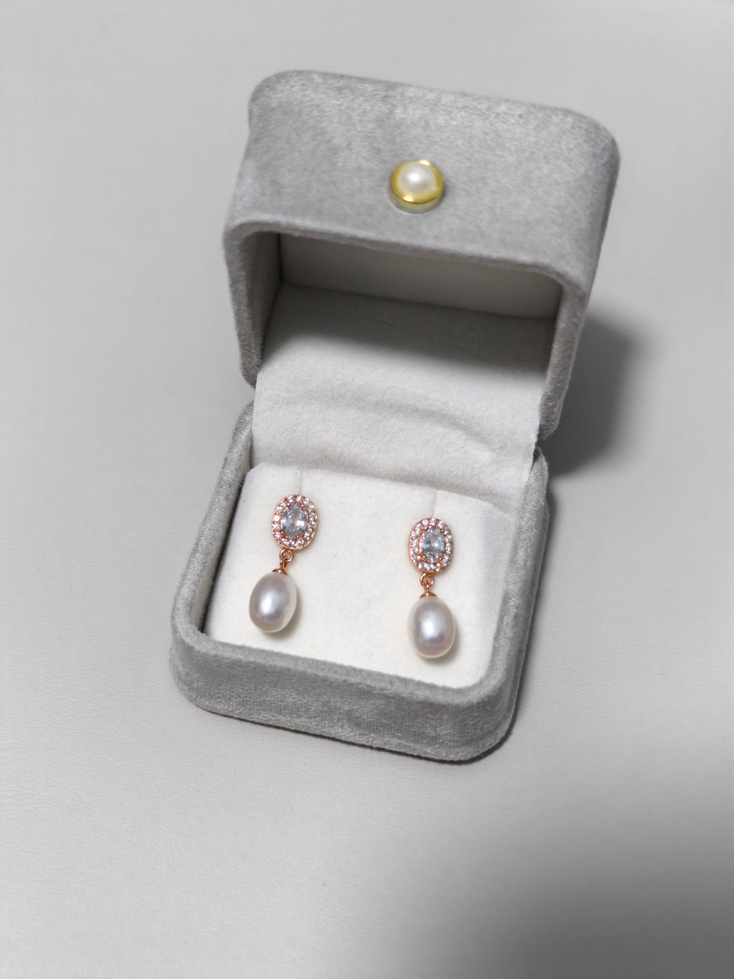 Ethereal Oval Pearls Drops