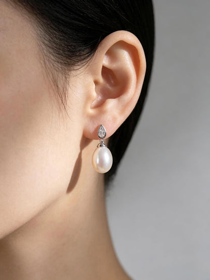 Aura Pearl Earrings