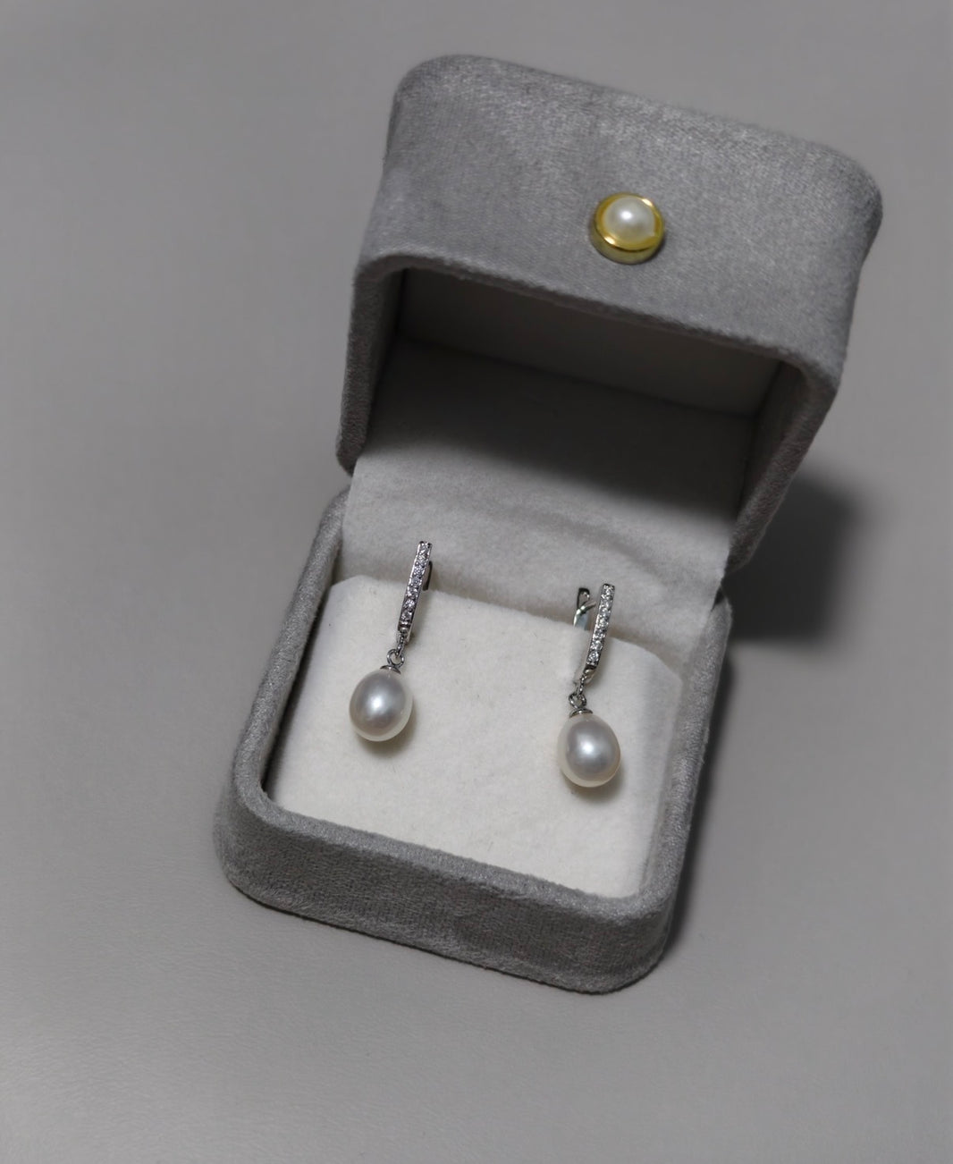 Minimalist Glow Pearl Hoop Earrings