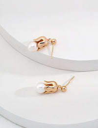 Lily Whisper Pearl Earrings