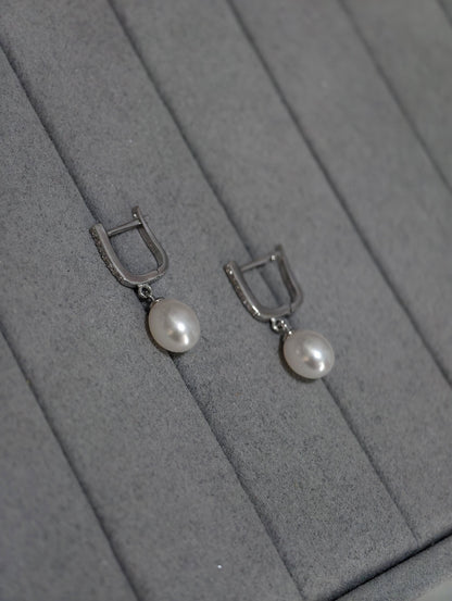 Minimalist Glow Pearl Hoop Earrings