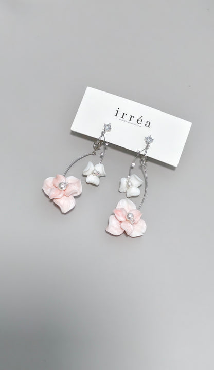Nivia- Two ways to wear