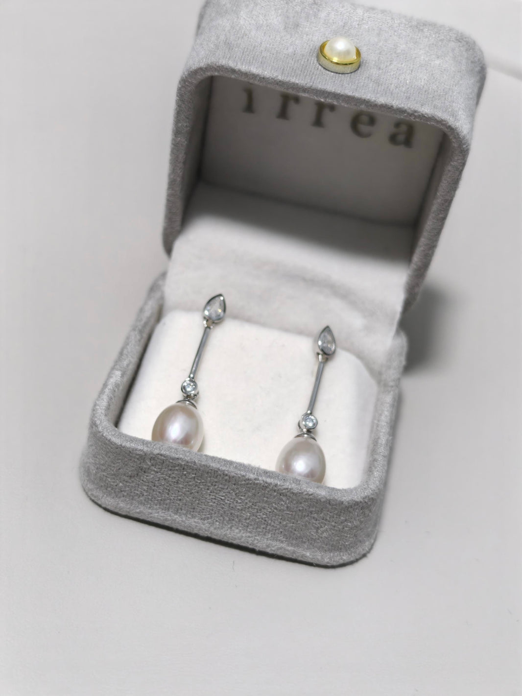 Clara Pearl Earrings