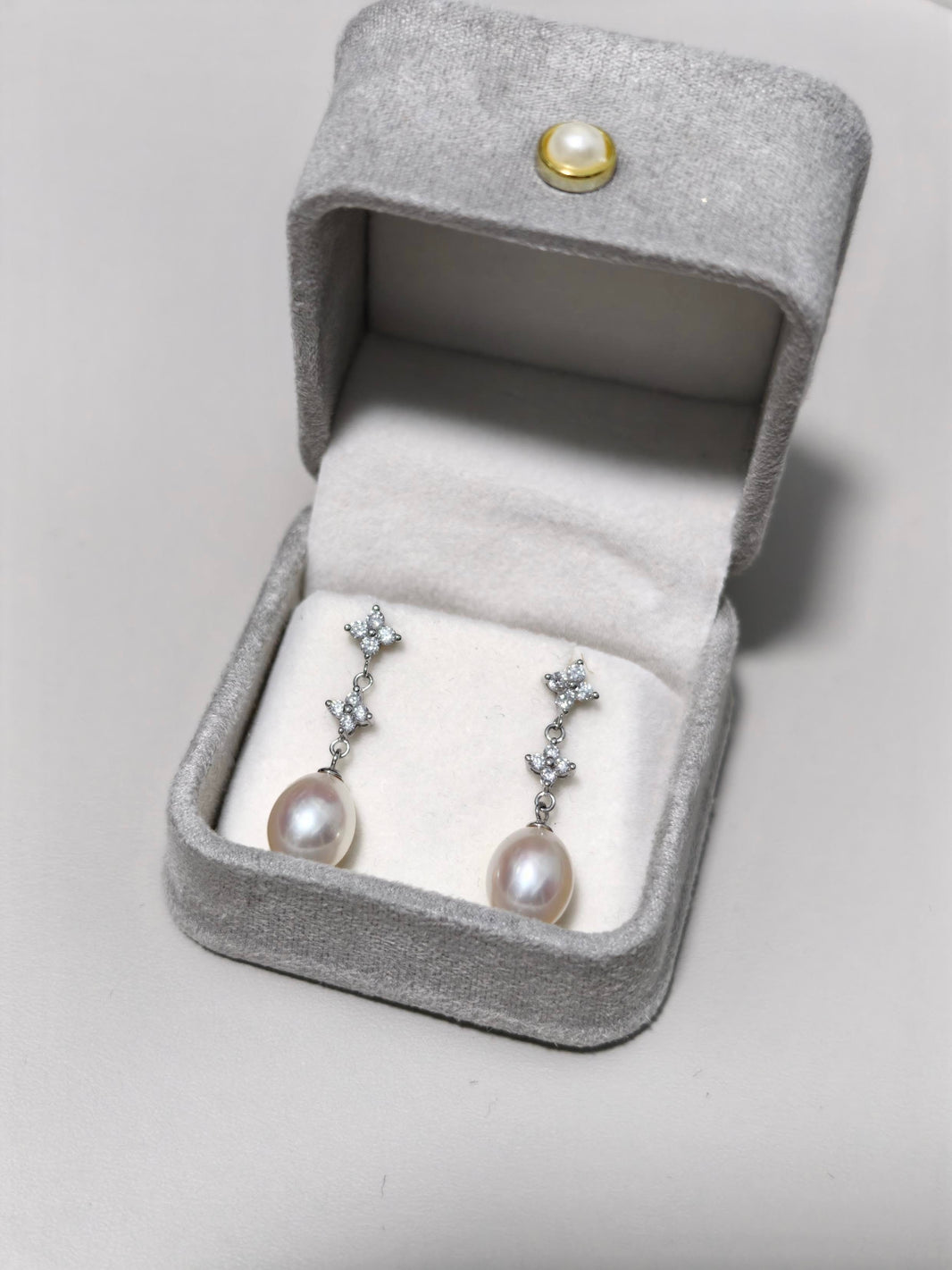 Nova Pearl Earrings