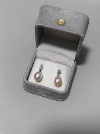 Aura Pearl Earrings