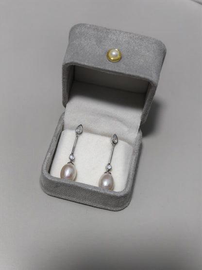Clara Pearl Earrings