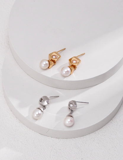 Geometric Pearl Earrings - Modern Elegance