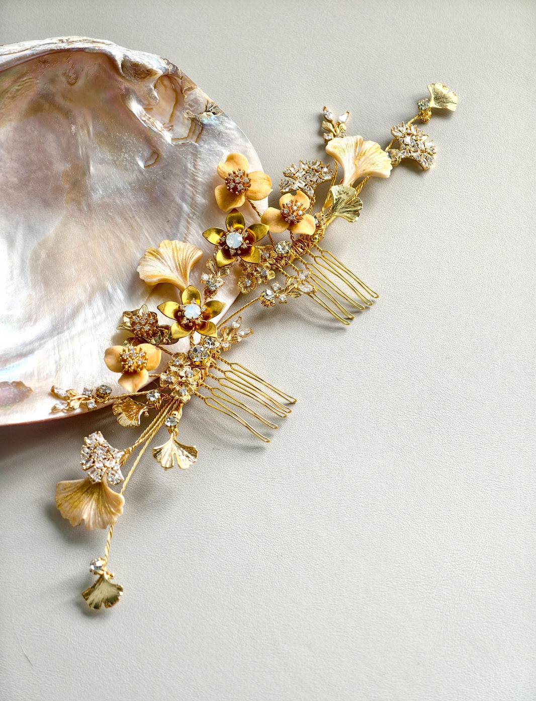 Aether Step-Shake Hair Pins