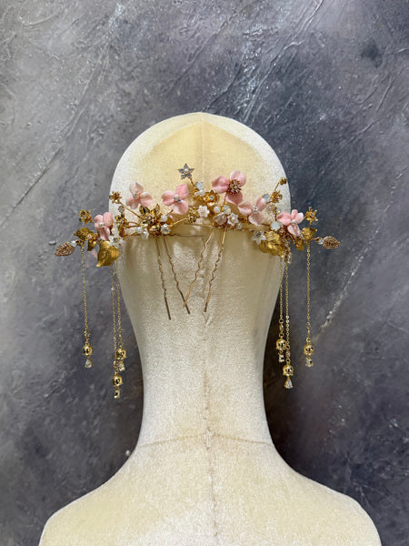Enchanted Step-Shake Hair Pins