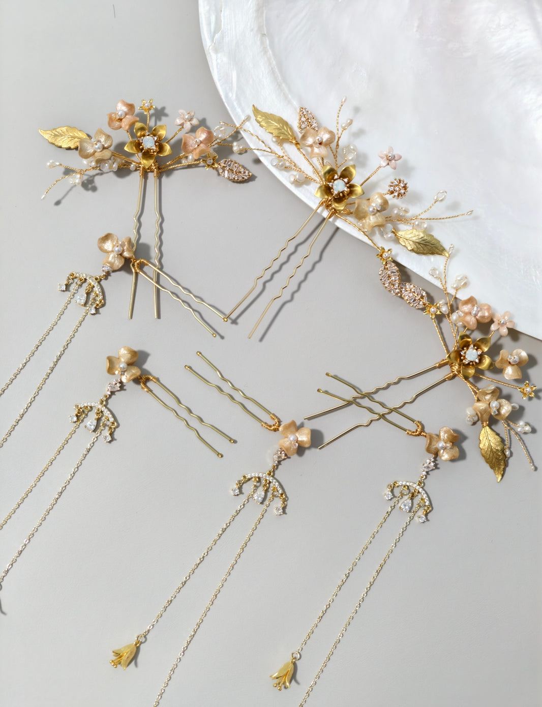 Jasmine Step-Shake Hair Pins