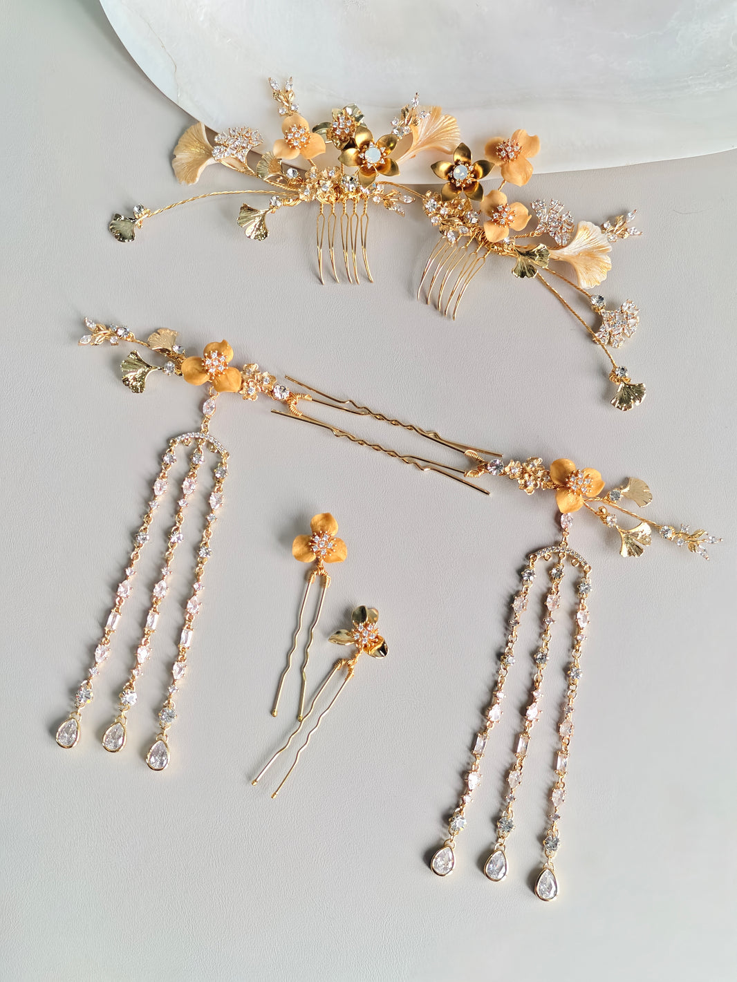 Aether Step-Shake Hair Pins